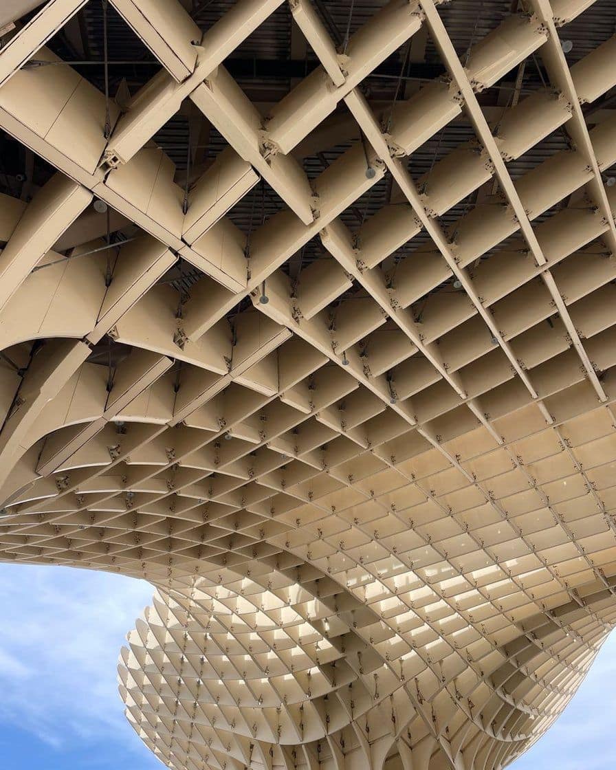 Structures en bois du Metropol Parasol, surnommé les Setas, sur la plaza de la Encarnación à Séville